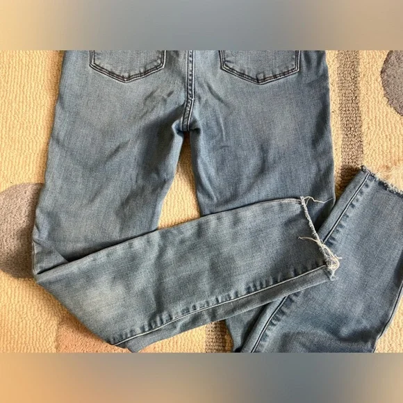 J Crew Mercantile Jeans - Women's Size 26 - Light Wash - Raw hem - Picture 8 of 16